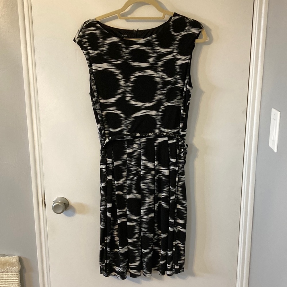 Black and White Sleeveless Alfani Pleated Career Dress